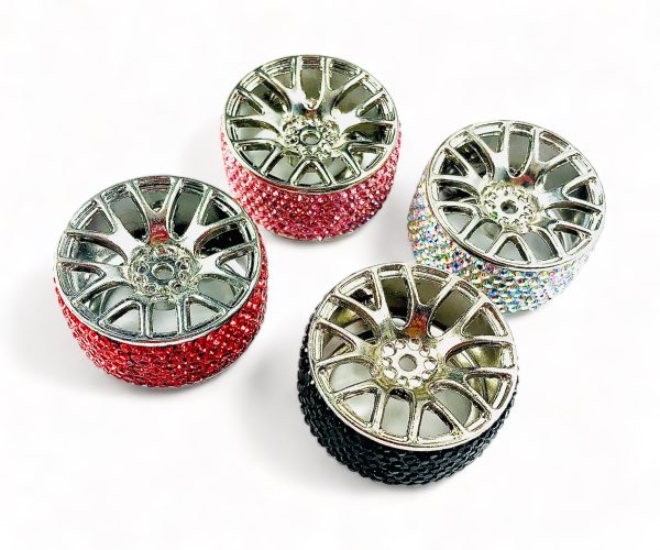 BRELOK DO KLUCZY – FELGI Z DIAMENTOWYMI RANTAMI Z CYRKONIAMI. IDALNY NA PREZENT DLA FANA MOTORYZACJI