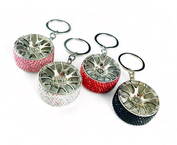 BRELOK DO KLUCZY – FELGI Z DIAMENTOWYMI RANTAMI Z CYRKONIAMI. IDALNY NA PREZENT DLA FANA MOTORYZACJI