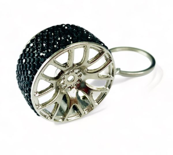 BRELOK DO KLUCZY – FELGI Z DIAMENTOWYMI RANTAMI Z CYRKONIAMI. IDALNY NA PREZENT DLA FANA MOTORYZACJI