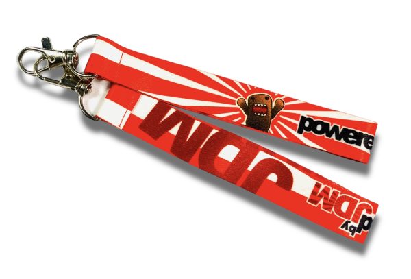 WYTRZYMAŁA SMYCZ DO KLUCZY Z MOTYWEM JDM I DOMOKUNEM.